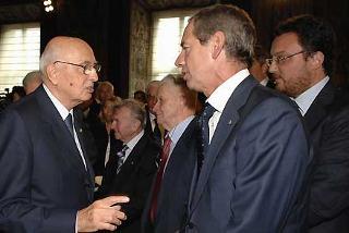 Il Presidente Giorgio Napolitano con Guido Bertolaso, Capo Dipartimento della Protezione Civile al termine dell'incontro con il mondo dell'informazione