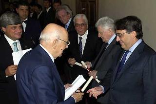 Il Presidente Giorgio Napolitano, con a fianco il Presidente della Giunta della Regione Autonoma della Valle D'Aosta Luciano Craveri, incontra i vincitori del Premio &quot;Saint-Vincent di Giornalismo&quot;