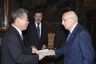 Il Presidente Giorgio Napolitano con l'Ambasciatore Kim Joong Jae, nuovo Ambasciatore della Repubblica di Corea, in occasione della presentazione delle Lettere Credenziali