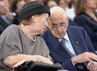 Il Presidente Giorgio Napolitano con la moglie Clio durante la cerimonia di apertura dell'anno scolastico