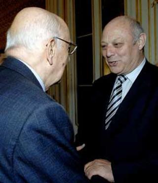 Il Presidente Giorgio Napolitano accoglie Luis Durnwalder, Presidente della Provincia Autonoma di Bolzano in occasione dell'incontro al Quirinale