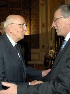 Il Presidente Giorgio Napolitano accoglie, nel suo studio al Quirinale, Jean Claude Juncker, Primo Ministro del Granducato del Lussemburgo