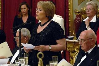 Il Presidente Giorgio Napolitano con la Signora Michelle Bachelet, Presidente della Repubblica del Cile, in occasione del pranzo di Stato