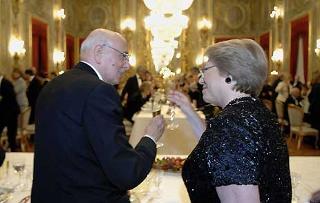 Il Presidente Giorgio Napolitano con la Signora Michelle Bachelet, Presidente della Repubblica del Cile, in occasione del pranzo di Stato.