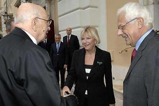 Il Presidente Giorgio Napolitano accolto dal Vice Ministro dell'Economia Vincenzo Visco e dal Direttore dell'Agenzia del Demanio Elisabetta Spitz, all'arrivo a Palazzo Colonna