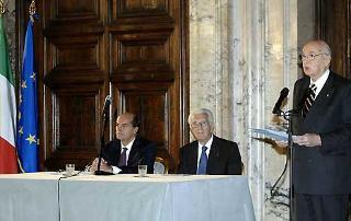 Il Presidente Giorgio Napolitano rivolge il suo indirizzo di saluto nel corso della cerimonia di consegna delle Onorificenze di Cavaliere del Lavoro