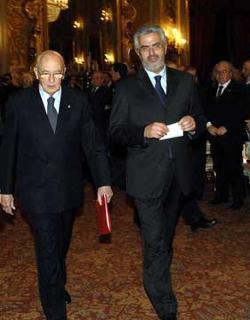 Il Presidente Giorgio Napolitano con Elio Carozza, in occasione dell'incontro con i rappresntenti del Consiglio Generale Italiani all'Estero.