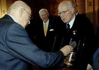 Il Presidente Giorgio Napolitano con Franco Arzano e Wilfred J.Wilkinson, rispettivamente Governatore del Distretto 2080 e Presidente del Rotary International.
