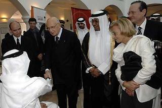 Il Presidente Giorgio Napolitano accompagnato dal Ministro per il Commercio Internazionale, Emma Bonino ed il Vice Ministro Ugo Intini, durante la visita al Qatar Foundation