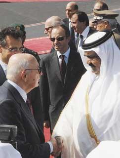 Il commiato del Presidente della Repubblica Giorgio Napolitano da S.A. l'Emiro Hammad bin Khalifa al Thani, prima della partenza per l'Italia