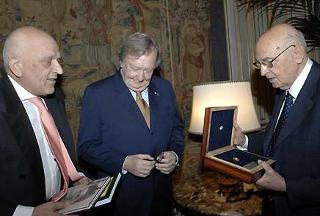 Il Presidente Giorgio Napolitano con il Premio Nobel Carlo Rubbia ed il Presidente della Fondazione &quot;Giuseppe Occhialini&quot; - Ordinario Università di Bologna Antonio Vitale