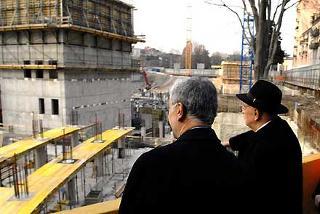 Il Presidente Giorgio Napolitano con il Presidente della Giunta Regionale Roberto Formigoni, durante la visita al cantiere per l'Altra Sede della Regione Lombardia
