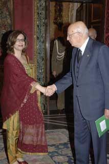 Il Presidente Giorgio Napolitano con S.E. la Signora Tasnim Aslam, nuovo Ambasciatore della Repubblica Islamica del Pakistan, al termine dei colloqui al Quirinale