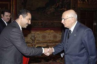 Il Presidente Giorgio Napolitano accoglie l'Ambasciatore Montasser Ouaili, nuovo Ambasciatore della Repubblica di Tunisia, in occasione della presentazione delle Lettere Credenziali