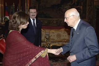 Il Presidente Giorgio Napolitano accoglie S.E. la Signora Tasnim Aslam, nuovo Ambasciatore della Repubblica Islamica del Pakistan, in occasione della presentazione delle Lettere Credenziali