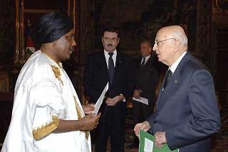 Il Presidente Giorgio Napolitano con l'Ambasciatore Aly Ould Haiba, nuovo Ambasciatore della Repubblica Islamica di Mauritania, in occasione della presentazione delle Lettere Credenziali