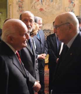 Il Presidente Giorgio Napolitano con il Presidente Emerito della Repubblica Oscar Luigi Scàlfaro, in occasione della cerimonia di presentazione del &quot;Quaderno della Costituzione&quot;.