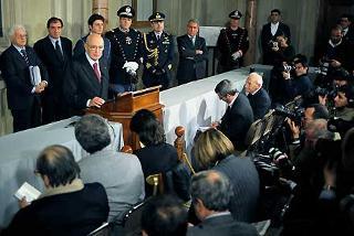 Il Presidente Giorgio Napolitano lascia la sua dichiarazione ai Giornalisti al termine degli incontri della giornata