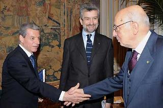 Il Presidente Giorgio Napolitano con il Ministro Cesare Damiano e Pietro Mercantelli, Presidente dell'Associazione Nazionale Mutilati ed Invalidi del Lavoro durante l'incontro con una delegazione del sodalizio