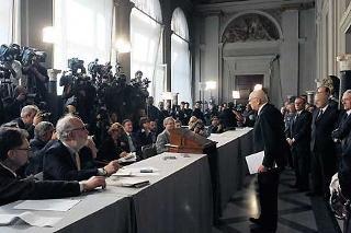 Il Presidente Giorgio Napolitano saluta i Giornalisti al termine delle comunicazioni relative al Decreto di scioglimento delle Camere