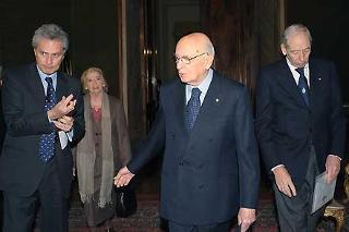 Il Presidente Giorgio Napolitano con la moglie Clio il Ministro Rutelli e Lucio Toth, Vice Presidente della Federazione delle Associazioni degli esuli istriani fiumani e dalmati in occasione della commemorazione del Giorno del Ricordo
