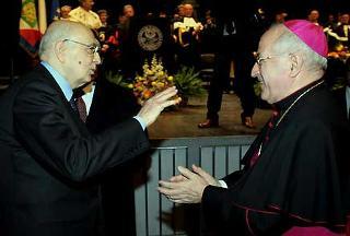 Il Presidente Giorgio Napolitano con il Vescovo Mons. Luigi Bressan al termine della cerimonia al Teatro Sociale