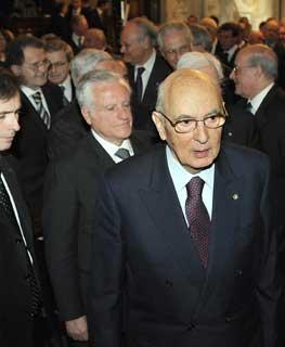 Il Presidente Giorgio Napolitano, nella foto con il Presidente del Consiglio di Stato, Paolo Salvatore ed il Presidente del Consiglio Romano Prodi a Palazzo Spada