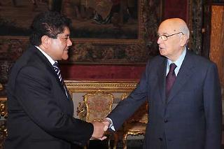 Il Presidente Giorgio Napolitano accoglie il Signor Sione Ngongo Kioa, nuovo Ambasciatore del Regno del Tonga in occasione della Presentazione delle Lettere Credenziali