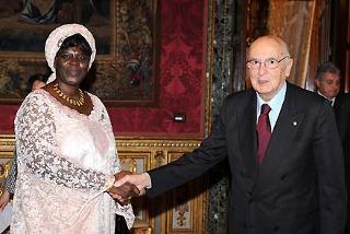 Il Presidente Giorgio Napolitano con la Signora Sophie Sow, nuovo Ambasciatore della Repubblica di Burkina Faso, in occasione della presentazione delle Lettere Credenziali