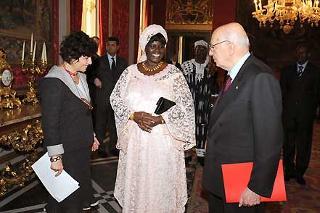 Il Presidente Giorgio Napolitano con la Signora Sophie Sow, nuovo Ambasciatore della Repubblica di Burkina Faso, in occasione della presentazione delle Lettere Credenziali