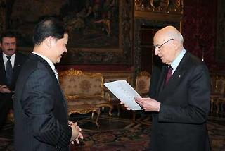 Il Presidente Giorgio Napolitano con il Signor Sun Yuxi, nuovo Ambasciatore della Repubblica Popolare Cinese, in occasione della presentazione delle Lettere Credenziali