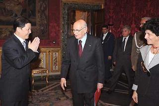 Il Presidente Giorgio Napolitano con il Signor Sun Yuxi, nuovo Ambasciatore della Repubblica Popolare Cinese, in occasione della presentazione delle Lettere Credenziali, al termine dei colloqui