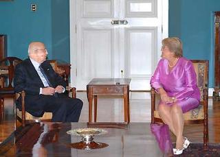Il Presidente Giorgio Napolitano nel corso dei colloqui con il Presidente della Repubblica del Cile Michelle Bachelet