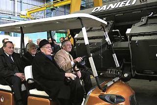 Il Presidente Giorgio Napolitano visita gli stabilimenti della Danieli S.p.A. accompagnato dal Presidente Amministratore Delegato Giampietro Benedetti