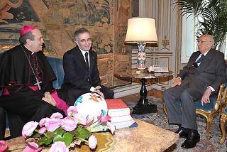 Il Presidente Giorgio Napolitano con il Dott. Luigi Alici, Presidente Nazionale dell'Azione Cattolica Italiana, e S.E.R. Mons. Domenico Sigalini, Assistente Ecclesiastico Generale - Vescovo di Palestrina, durante i colloqui