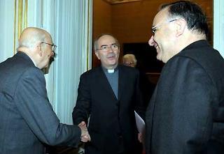 Il Presidente Giorgio Napolitano con Mons. Francesco Montenegro e Vittorio Nozza, rispettivamente Presidente e Direttore della Caritas Italiana.