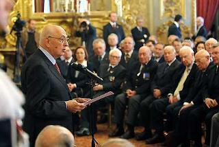 Il Presidente Giorgio Napolitano rivolge il suo indirizzo di saluto agli esponenti delle Associazioni Combattentistiche e d'Arma.