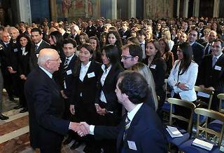 Il Presidente Giorgio Napolitano con i Magistrati ordinari in tirocinio, a conclusione dell'incontro.