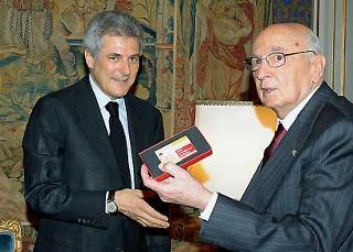 Il Presidente Giorgio Napolitano con Alain Elkann, in occasione dell'incontro con la delegazione della Fondazione Città Italia.
