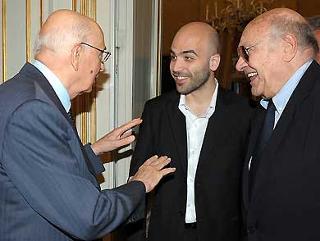 Il Presidente Giorgio Napolitano con Roberto Saviano, autore del libro &quot;Gomorra&quot; e con il Regista Francesco Rosi.
