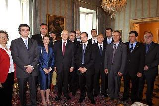 Il Presidente Giorgio Napolitano con la delegazione dell'Associazione Nazionale Pubbliche Assistenze, al termine dell'incontro