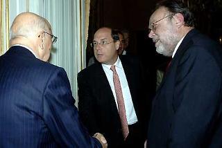 Il Presidente Giorgio Napolitano con il neo Direttore generale della RAI Claudio Cappon ed il Presidente Claudio Petruccioli