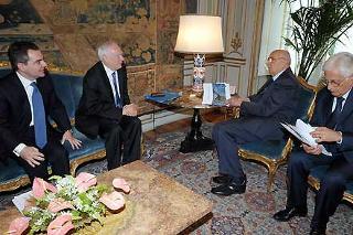 Il Presidente Giorgio Napolitano a fianco il Segretario generale del Quirinale, Donato Marra durante l'incontro con Philippe Maystadt e Dario Scannapieco, rispettivamente Presidente e Vice Presidente della Banca Europea degli Investimenti