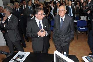 Il Presidente Giorgio Napolitano nell'Aula della Scuola di Giornalismo intitolata a Giancarlo Siani