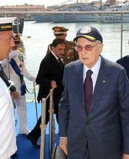 Il Presidente Giorgio Napolitano, accompagnato dal Ministro della Difesa Ignazio La Russa all'arrivo all'Arsenale per la celebrazione della Festa della Marina