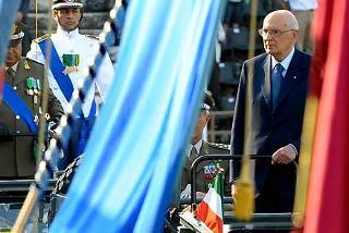 Il Presidente Giorgio Napolitano passa in rassegna i Reparti schierati con bandiera e banda in occasione della celebrazione del 234° anniversario di fondazione del Corpo della Guardia di Finanza