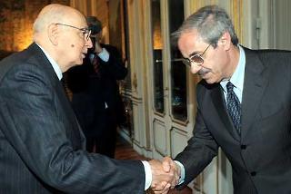 Il Presidente Giorgio Napolitano con Raffaele Lombardo, Presidente della Regione Sicilia in occasione dell'incontro al Quirinale