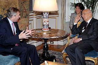 Il Presidente Giorgio Napolitano con Jaap De Hoop Scheffer, Segretario generale della NATO durante i colloqui