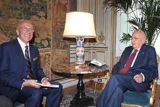 Il Presidente Giorgio Napolitano con il Dott. Gualtiero Tamburini, Presidente dell'Assoimmobiliare, durante i colloqui