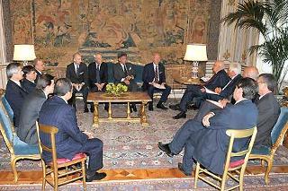 Il Presidente Giorgio Napolitano con il Dott. Gualtiero Tamburini, Presidente dell'Assoimmobiliare, ed una delegazione del Comitato Direttivo durante i colloqui